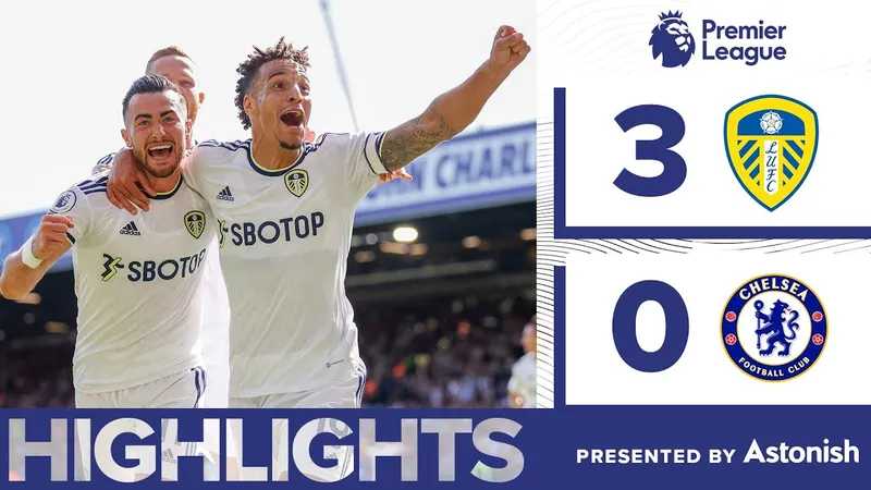 Cầu thủ Chelsea vượt qua cầu thủ Leeds United trên sân cỏ